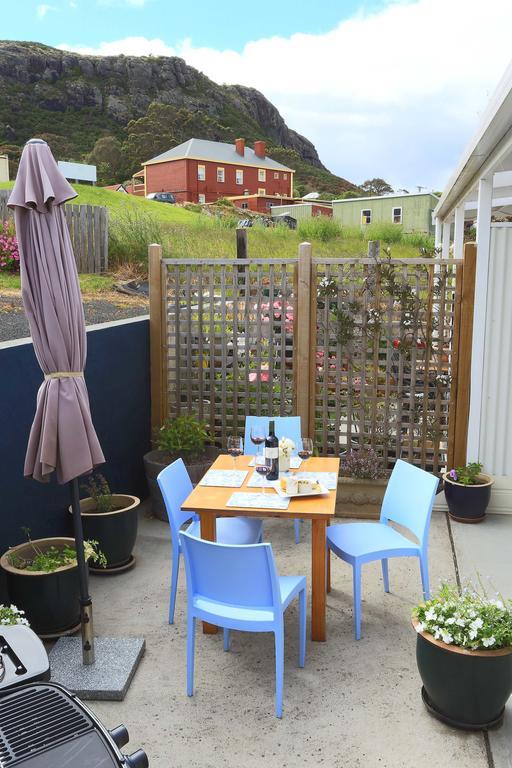 @ The Beach & Not Quite @ The Beach Holiday Cottages - Stanley Room photo